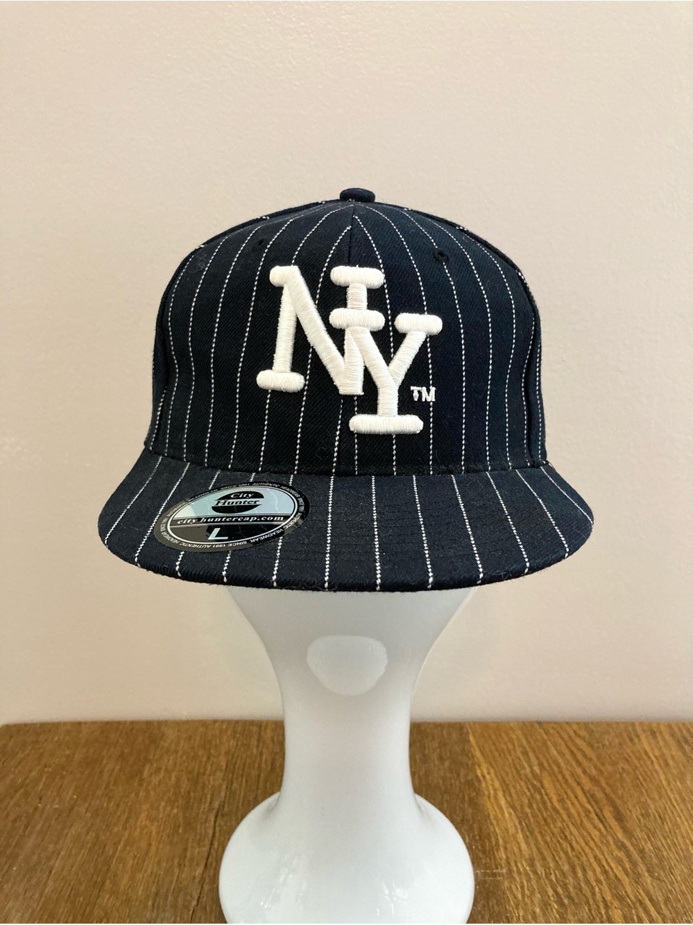 NY Yankees Flat Brim Black & White Pin Stripe Baseball Cap